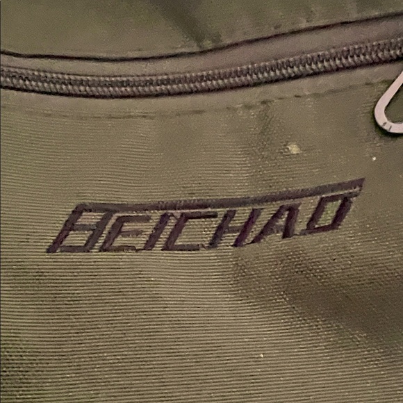 Beichad Green and Tan Duffel Bag for Men - Picture 6 of 10